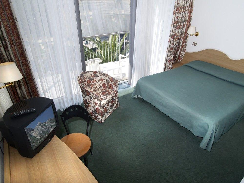 ריבה דל גארדה Brione Green Resort מראה חיצוני תמונה